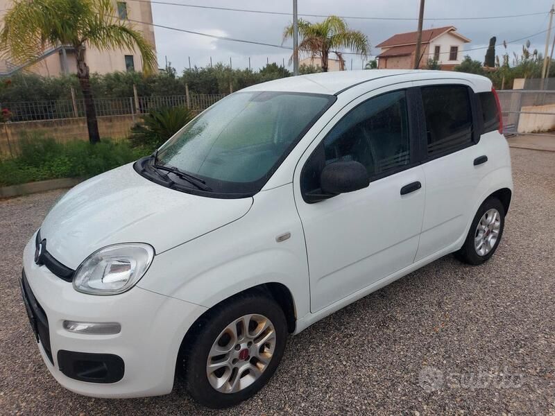 Bianco Usata 2018 Fiat Panda Lounge Due volumi | 7990 € (Buon prezzo) - Immagine 1/4