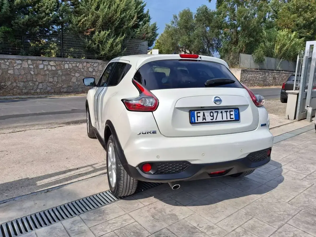 Usata Nissan Juke Tekna 110 CV (80 kW) 2015 Bianco SUV