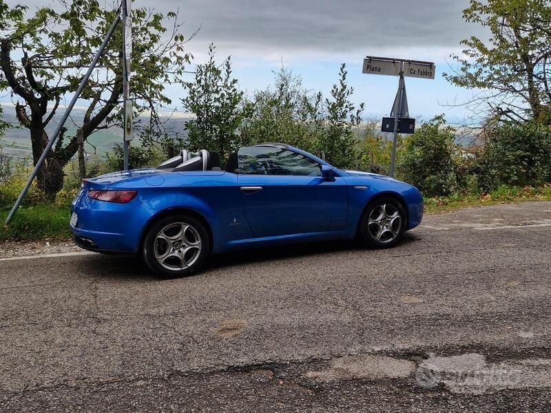 Usata Alfa Romeo Spider 185 CV (136 kW) 2006 Cabrio