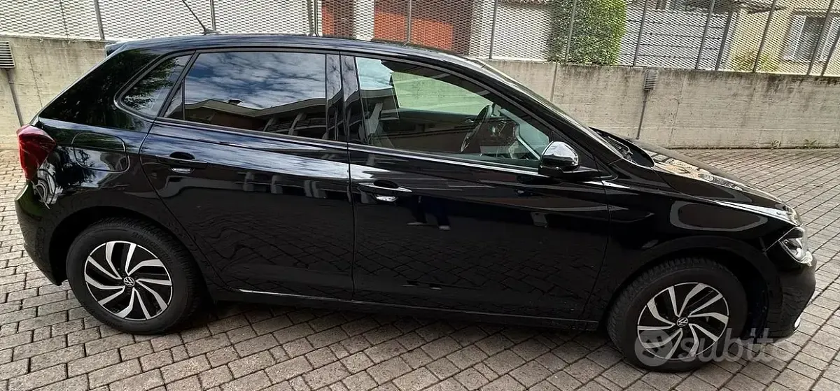 Usata VW Polo 80 CV (58 kW) 2024 Nero Utilitaria
