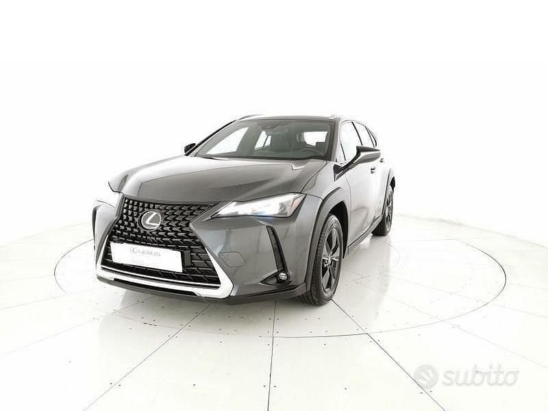 Usata Lexus UX 250h 184 CV (135 kW) 2023 Grigio SUV
