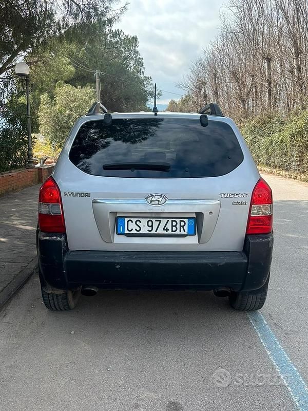 Usata Hyundai Tucson 112 CV (82 kW) 2005 Grigio SUV