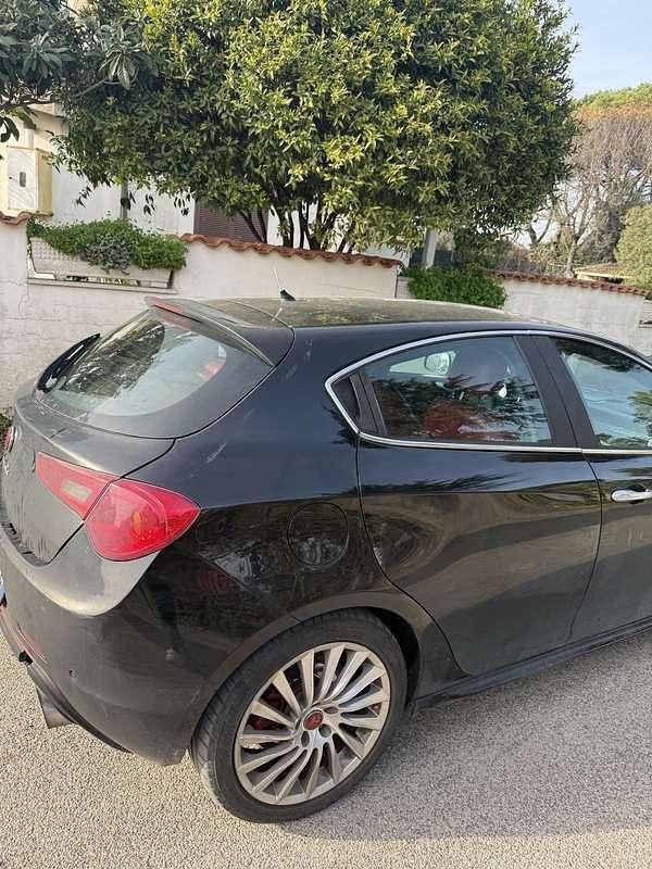 Usata Alfa Romeo Giulietta Distinctive 140 CV (102 kW) 2012 Utilitaria