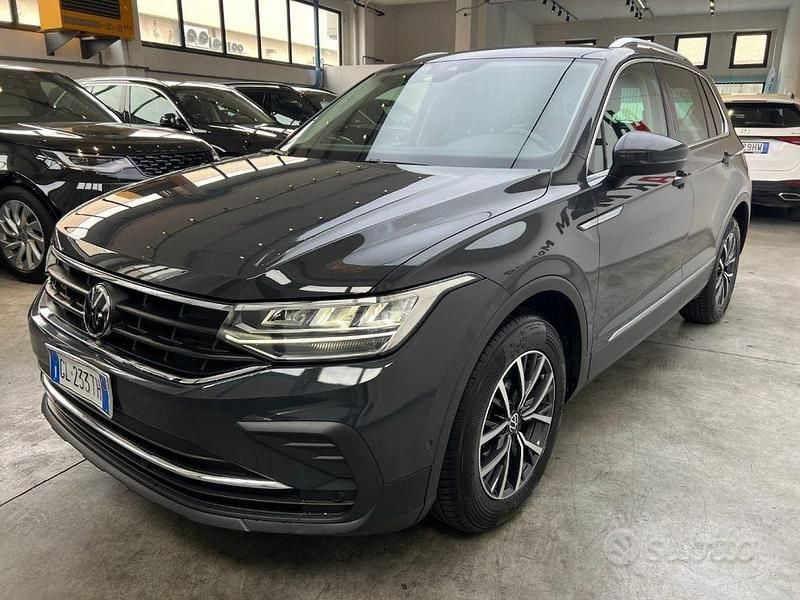 Usata VW Tiguan Life 150 CV (110 kW) 2022 Grigio SUV