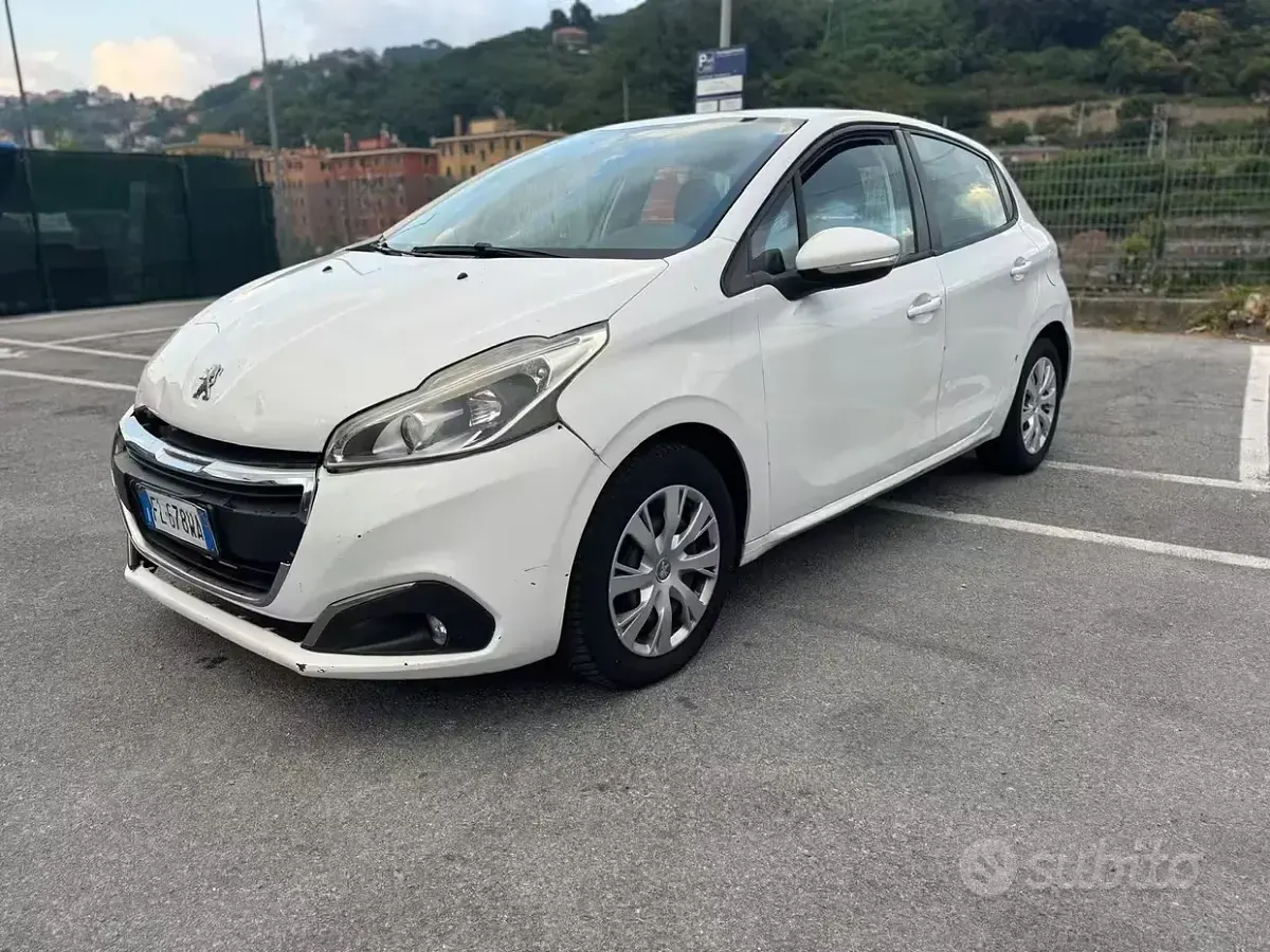 Usata Peugeot 208 75 CV (55 kW) 2017 Bianco Utilitaria
