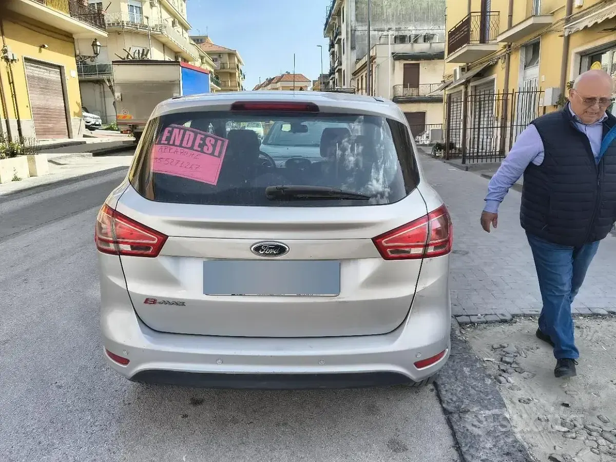 Usata Ford B-MAX 75 CV (55 kW) 2017 Grigio Monovolume