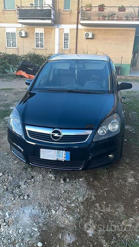 Usata Opel Zafira 2006 Nero Monovolume