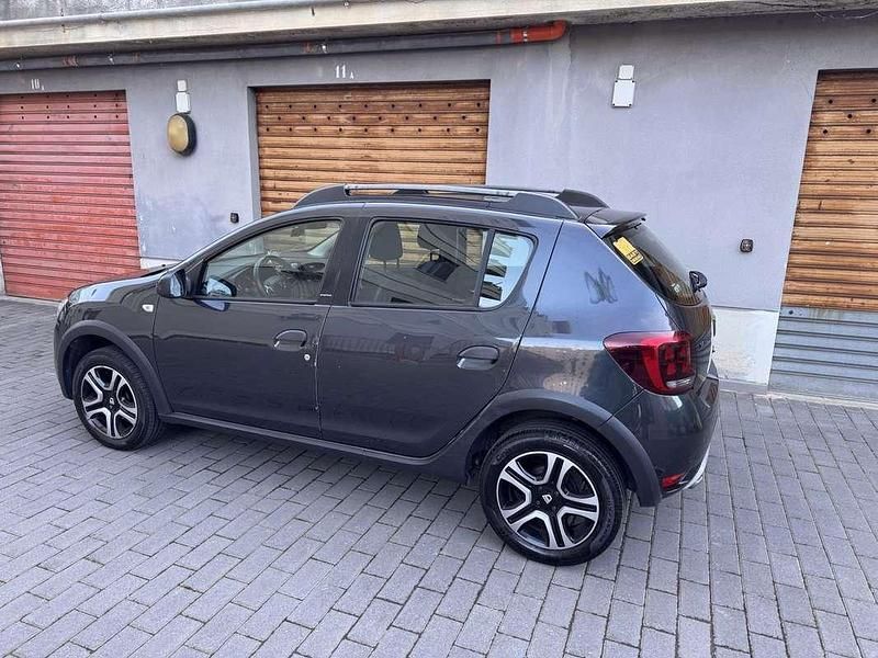 Usata Dacia Sandero Stepway 90 CV (66 kW) 2019 Grigio Berlina