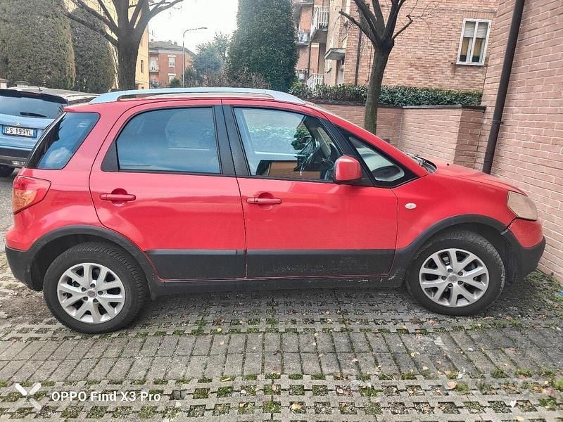 Usata Fiat Sedici 2010 Rosso SUV