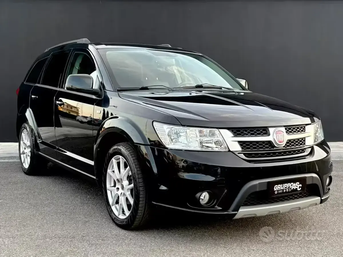 Usata Fiat Freemont Lounge 170 CV (125 kW) 2011 Nero SUV
