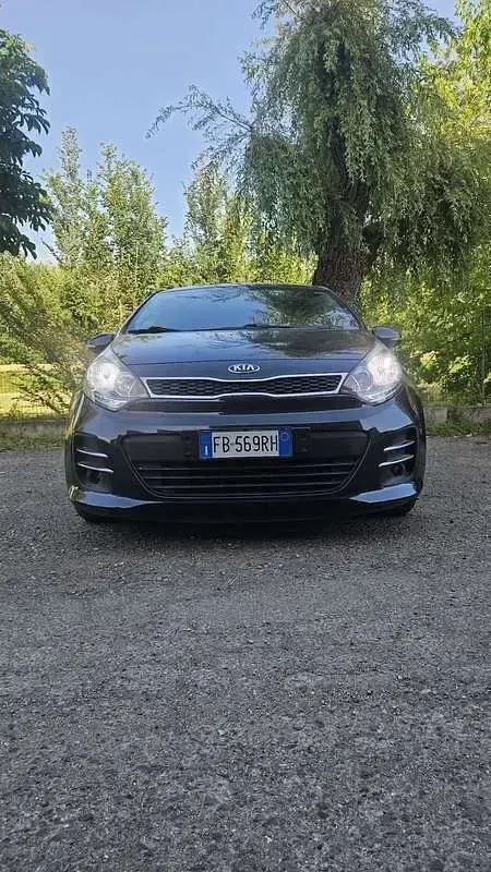 Usata Kia Rio Active 86 CV (63 kW) 2015 Bluazzurro Berlina