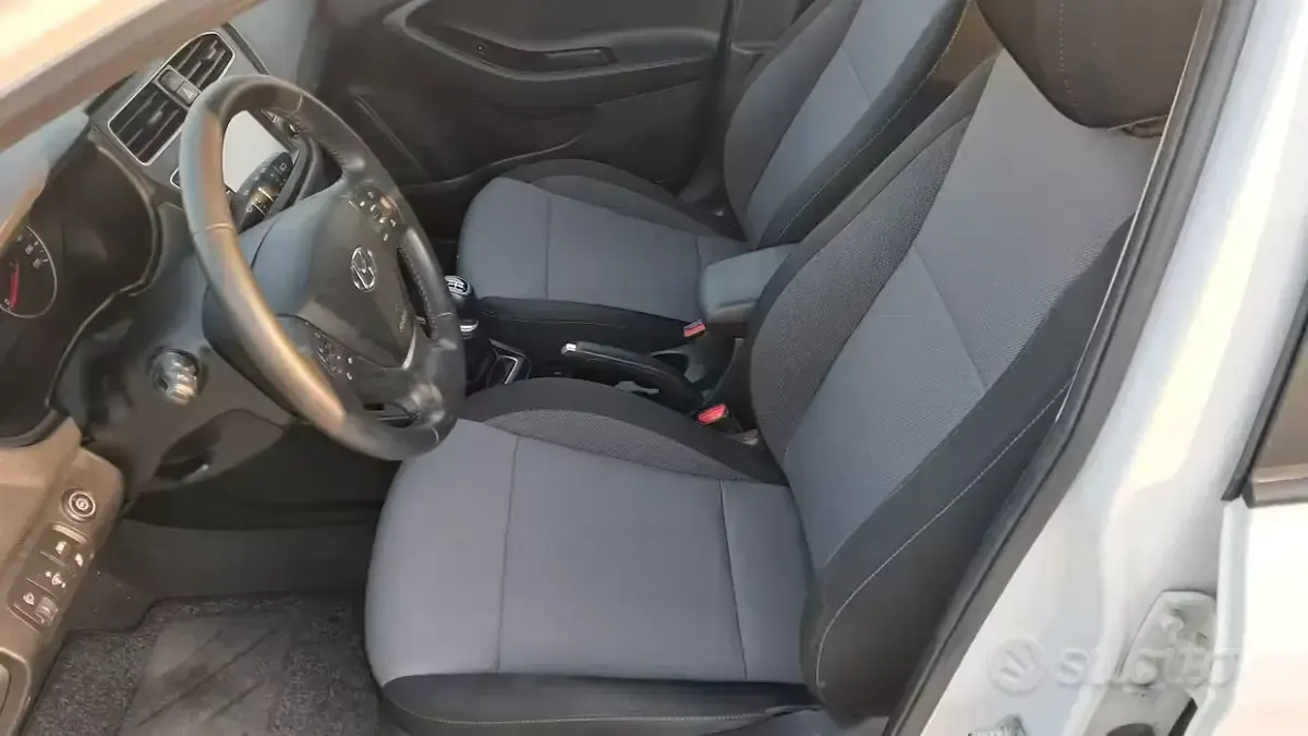 Usata Hyundai i20 73 CV (53 kW) 2020 Bianco Utilitaria