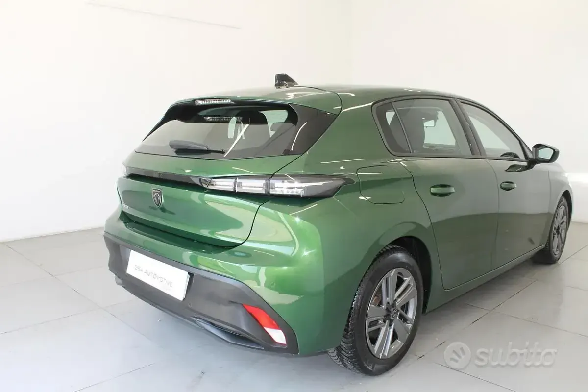 Usata Peugeot 308 Active 131 CV (96 kW) 2022 Verde Berlina