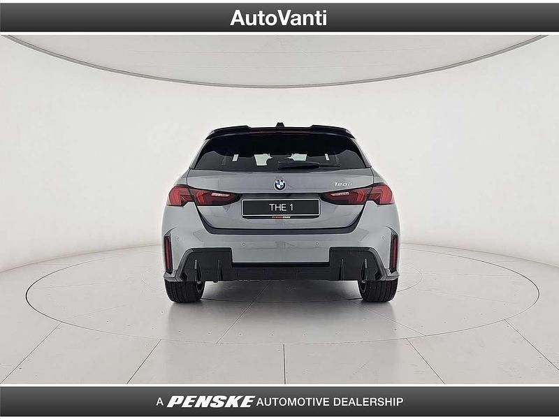Nuova BMW 120 M Sport 163 CV (119 kW) 2026 Grigio Utilitaria
