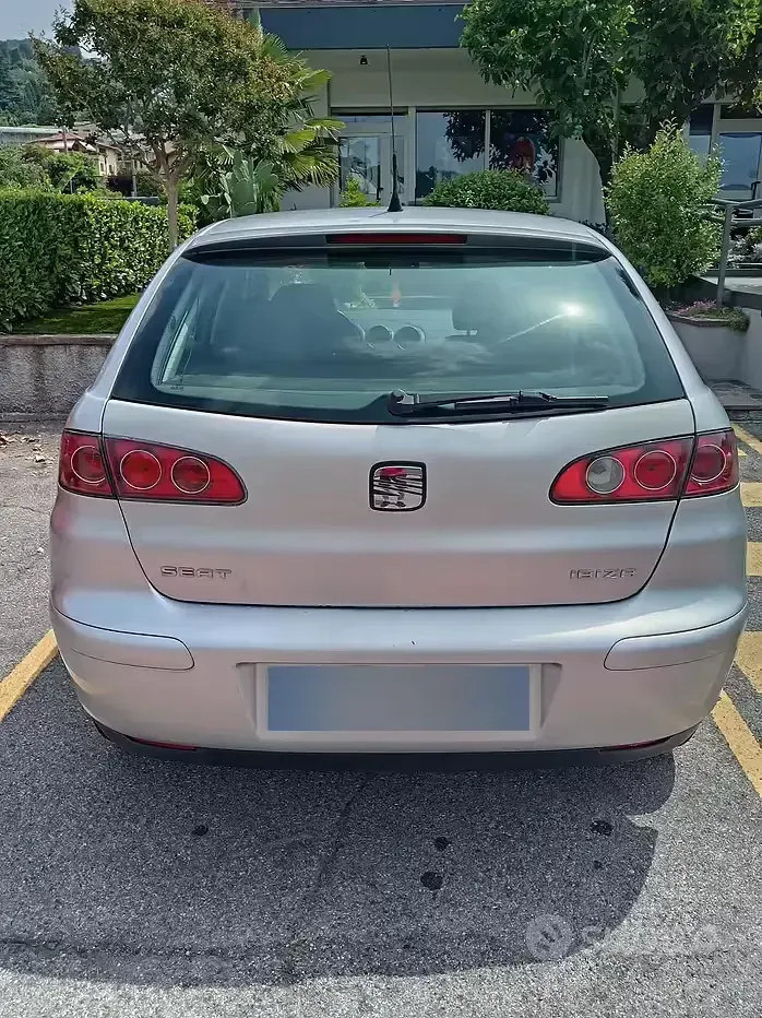 Usata Seat Ibiza 64 CV (47 kW) 2004 Grigio Utilitaria