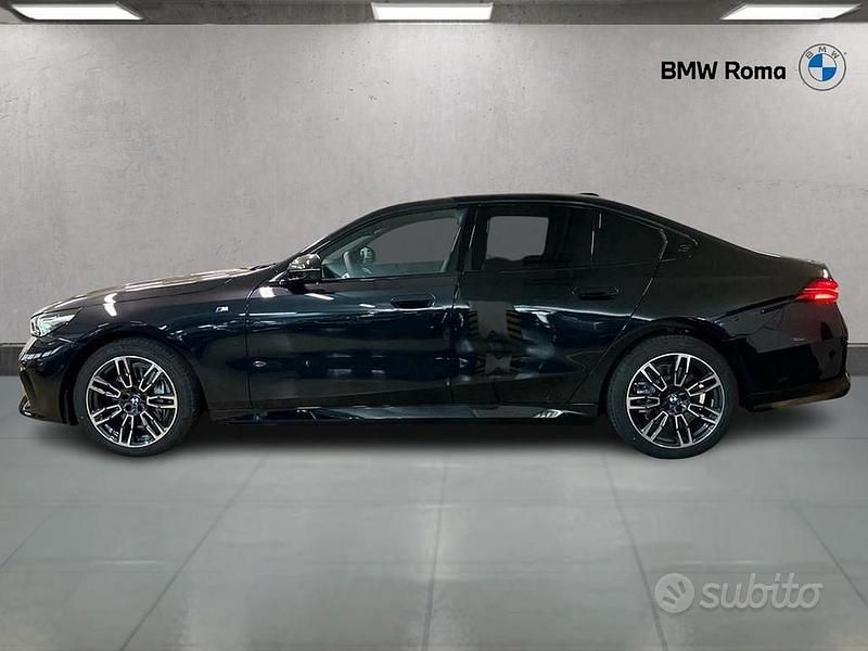 Usata BMW 540 M Sport 303 CV (222 kW) 2025 Black sapphire metallic Berlina