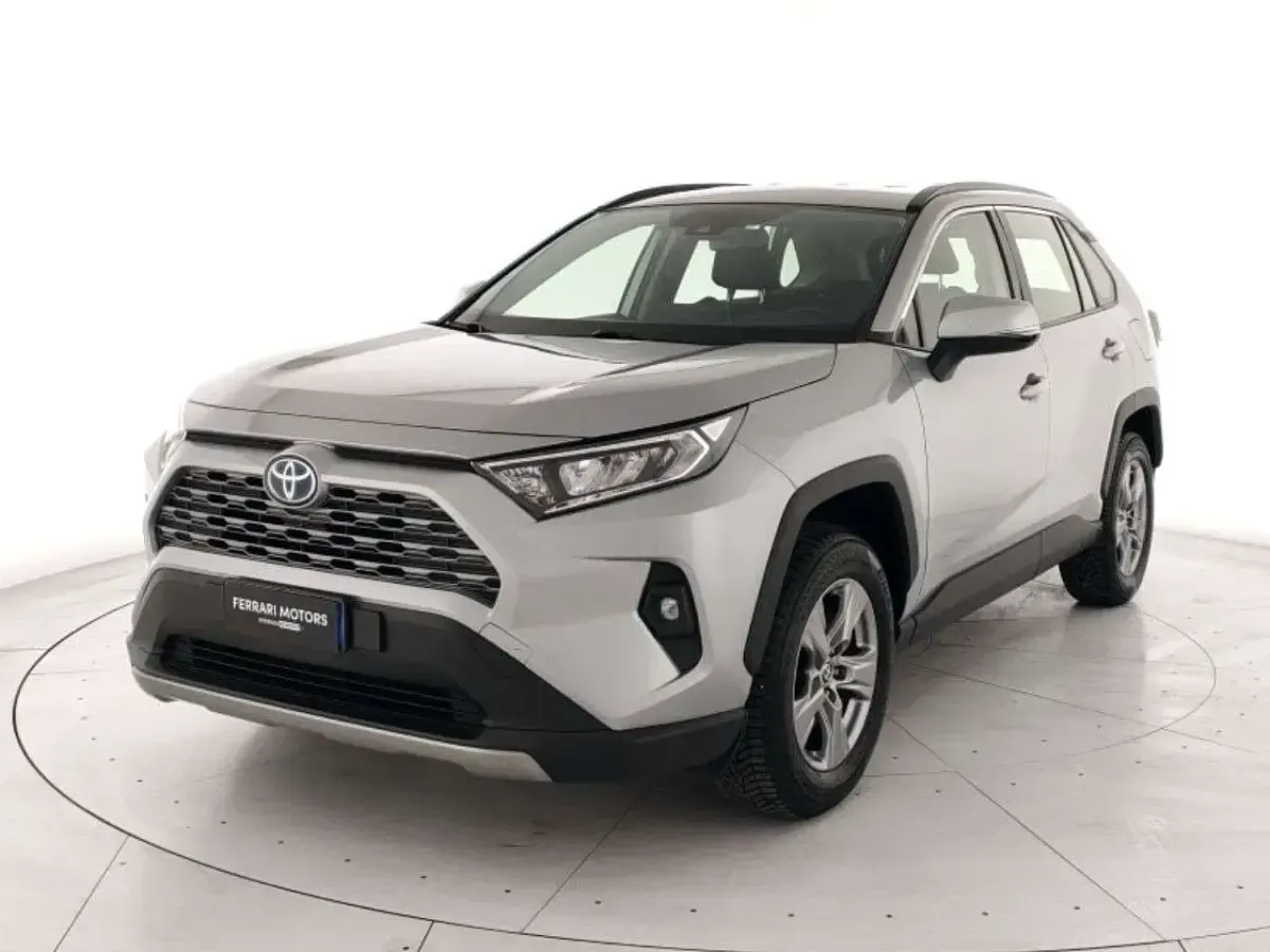 Usata Toyota RAV4 Hybrid Business Edition 218 CV (160 kW) 2022 Argento SUV