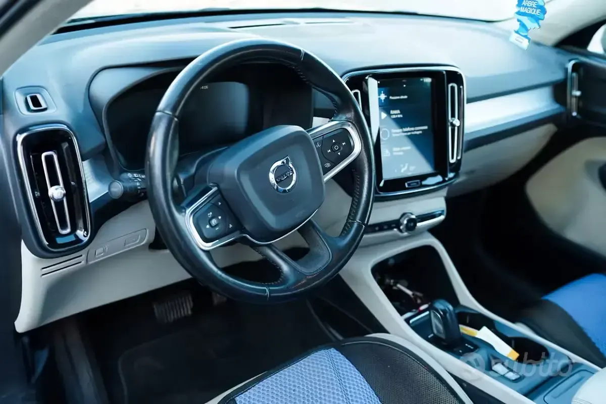 Usata Volvo XC40 190 CV (139 kW) 2018 Grigio SUV