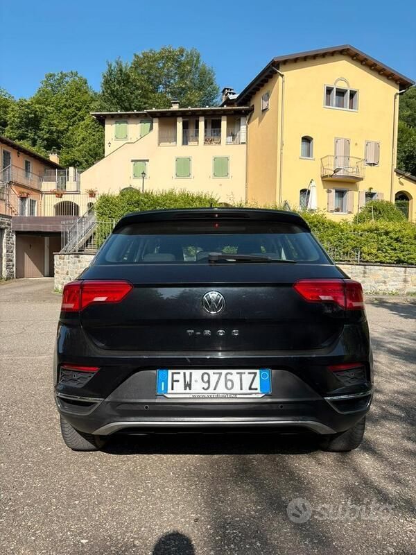 Usata VW T-Roc 116 CV (85 kW) 2019 Nero SUV