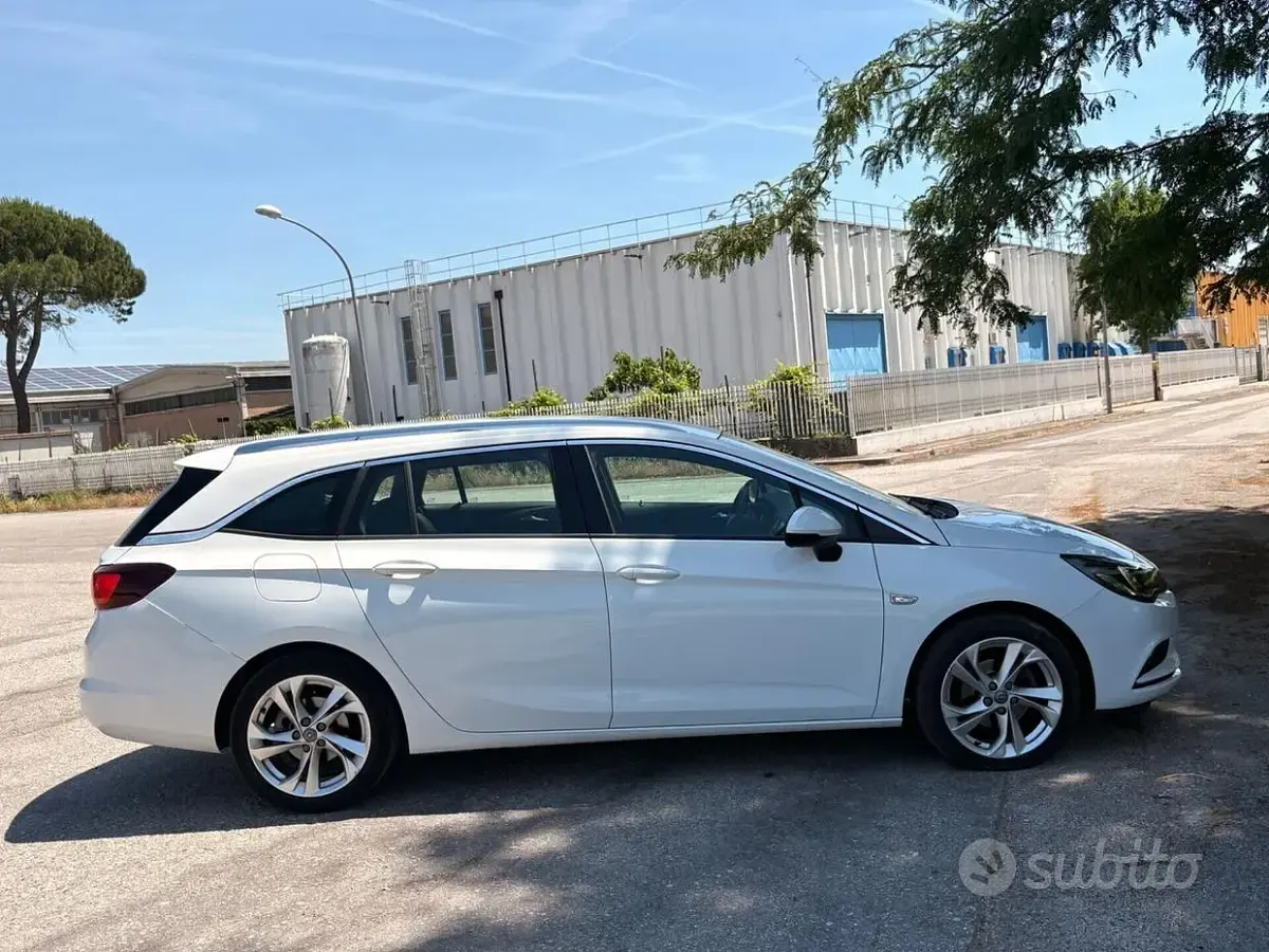 Usata Opel Astra Business 110 CV (80 kW) 2019 Bianco Station wagon