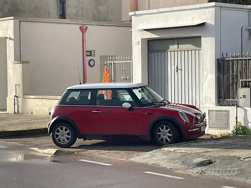 Usata Mini Cooper 116 CV (85 kW) 2002 Rosso Utilitaria