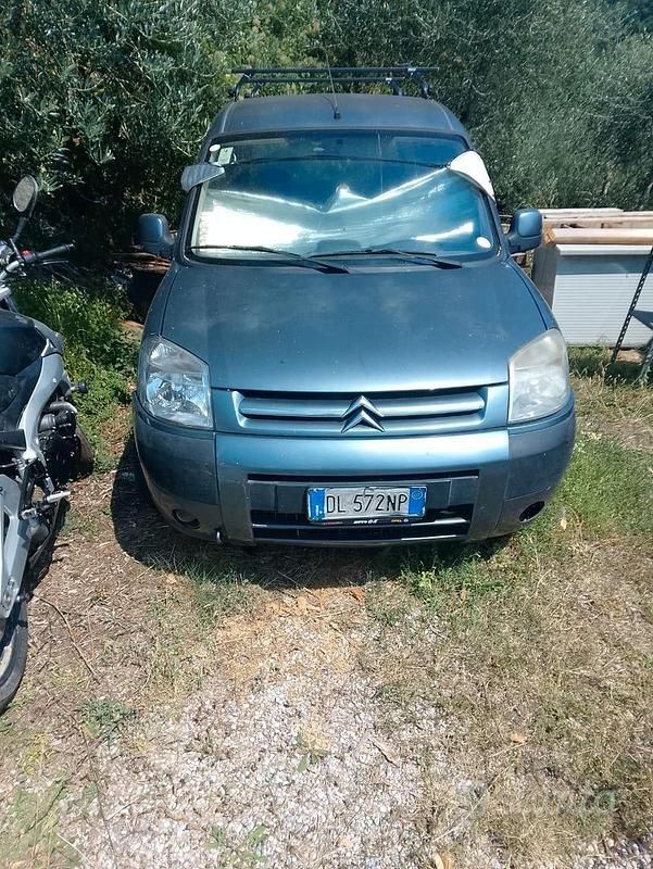 Grigio Usata 2007 Citroën Berlingo Monovolume | 1500 € (Ottimo prezzo) - Immagine 1/4