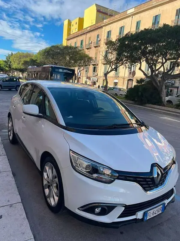 Usata Renault Scénic Zen 110 CV (80 kW) 2018 Bianco Monovolume