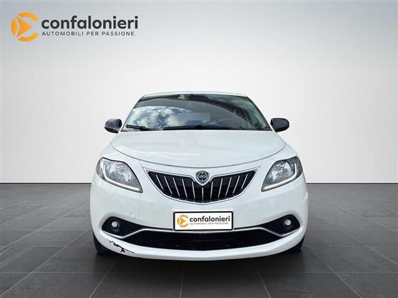 Usata Lancia Ypsilon Silver 70 CV (51 kW) 2023 Bianco Utilitaria