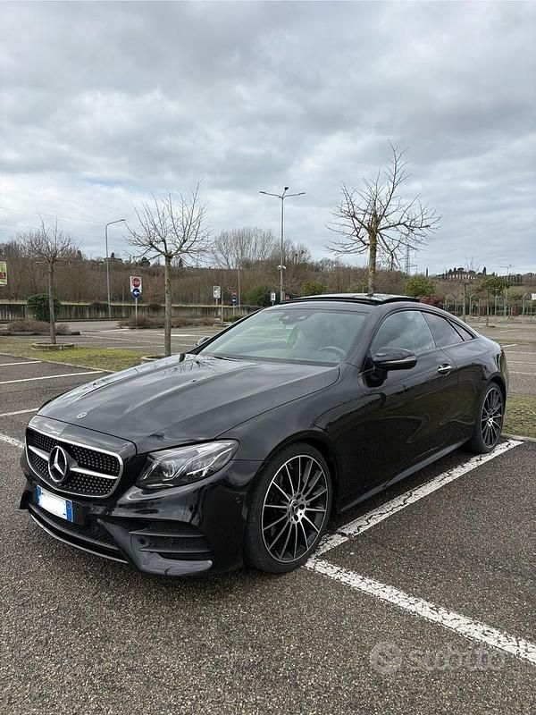 Usata Mercedes E220 Premium Plus 194 CV (142 kW) 2019 Nero Coupé