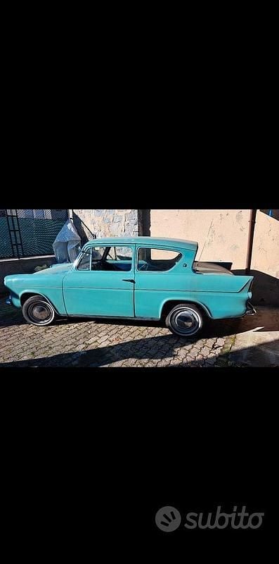 Verde Usata 1960 Ford Anglia Tre volumi | 3000 € - Immagine 1/4