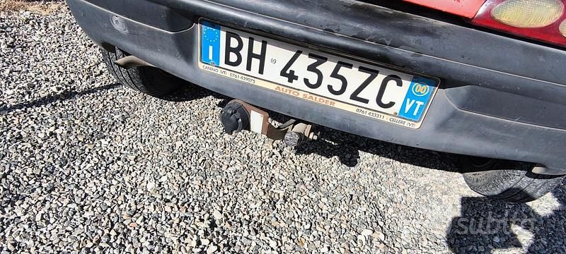 Usata Fiat 600 39 CV (28 kW) 2000 Rosso Utilitaria