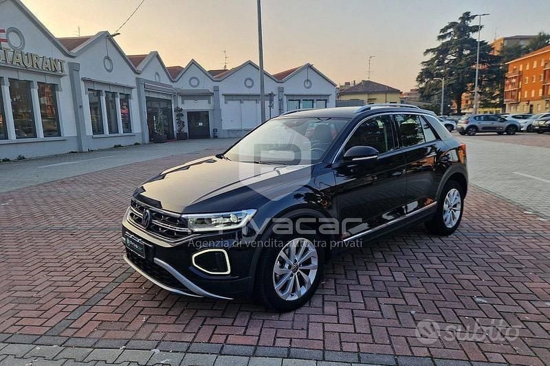 Usata VW T-Roc Style 150 CV (110 kW) 2023 Nero SUV
