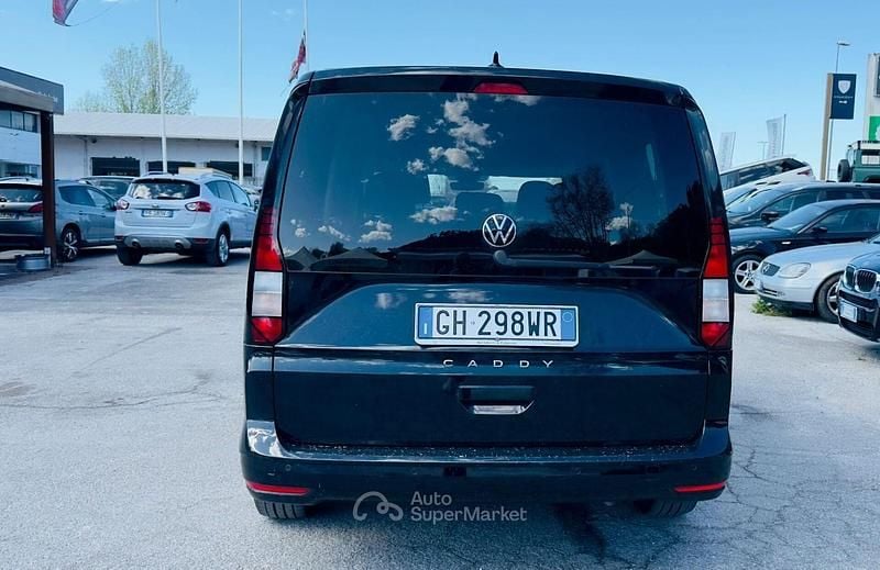 Usata VW Caddy 122 CV (89 kW) 2022 Nero Monovolume