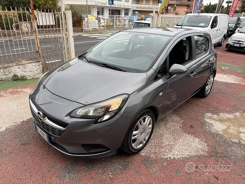 Grigio Usata 2017 Opel Corsa Tre volumi | 7700 € (Buon prezzo) - Immagine 1/4