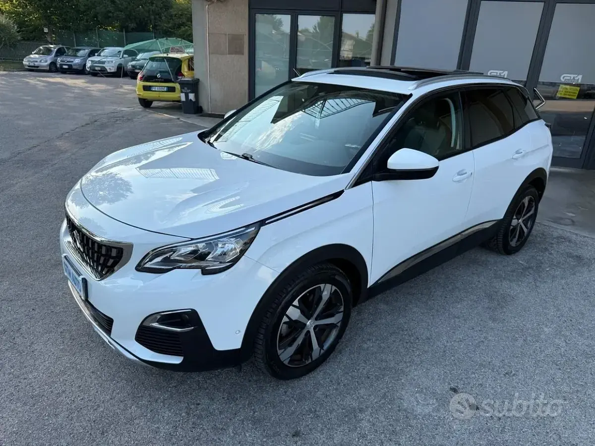 Usata Peugeot 3008 Access 131 CV (96 kW) 2018 Bianco SUV