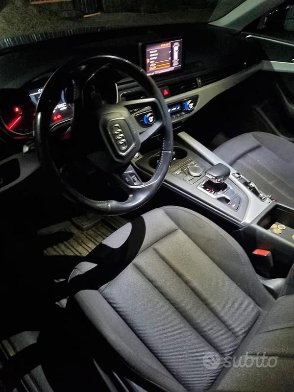 Usata Audi A4 140 CV (102 kW) 2018 Nero Station wagon