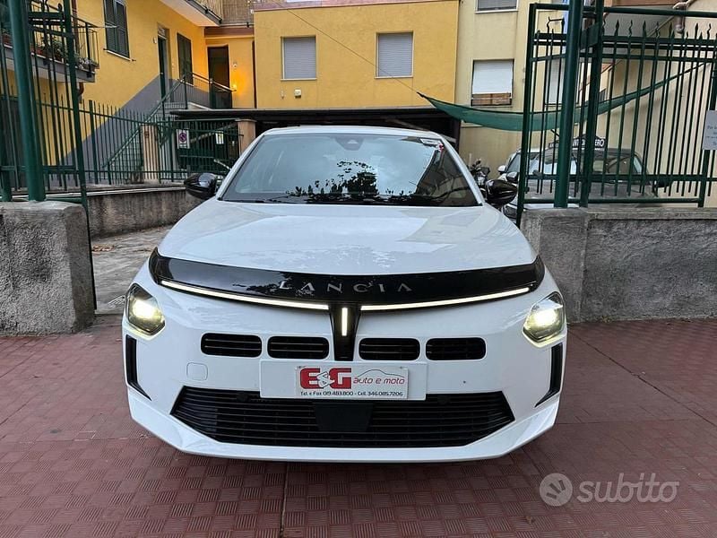 Usata Lancia Ypsilon 101 CV (74 kW) 2025 Bianco Utilitaria