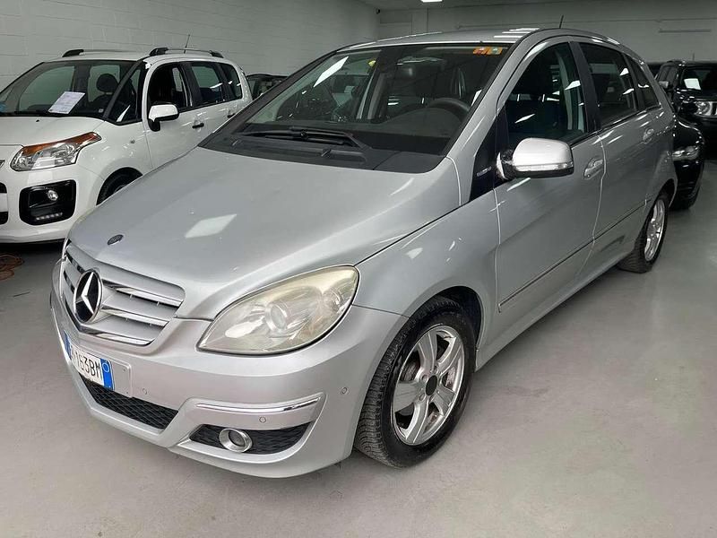 Usata Mercedes B180 116 CV (85 kW) 2010 Argento Monovolume