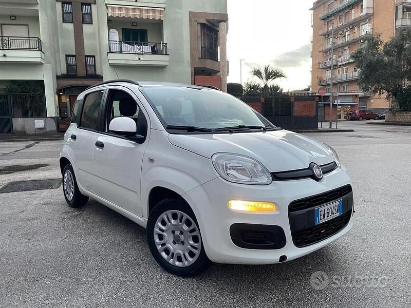 Usata Fiat Panda Lounge 74 CV (54 kW) 2015 Bianco Utilitaria