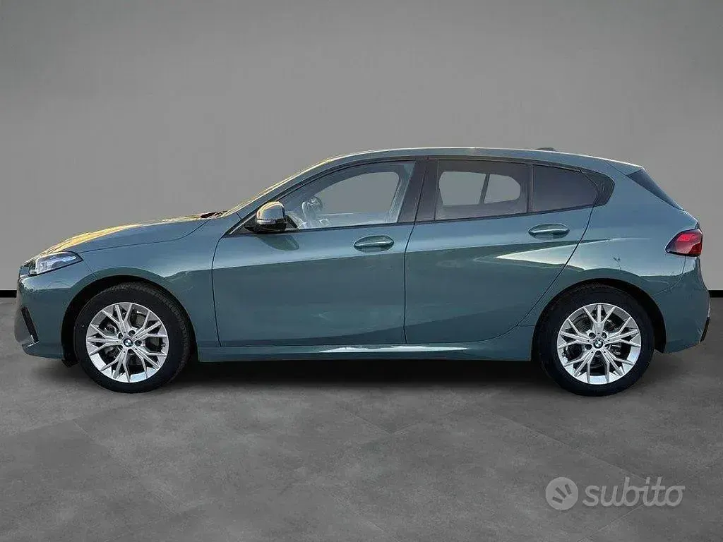 Usata BMW 118 150 CV (110 kW) 2025 Verde Utilitaria