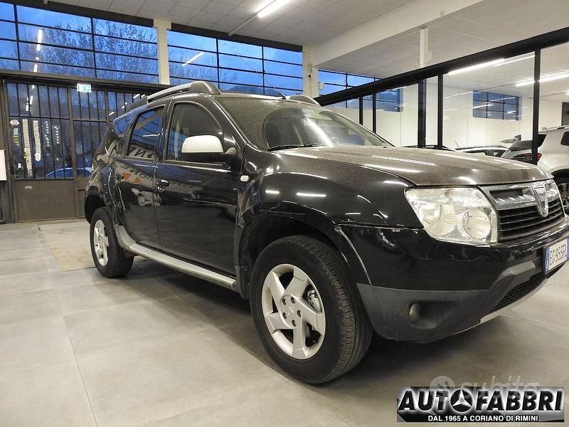 Usata Dacia Duster Lauréate 90 CV (66 kW) 2011 Nero SUV