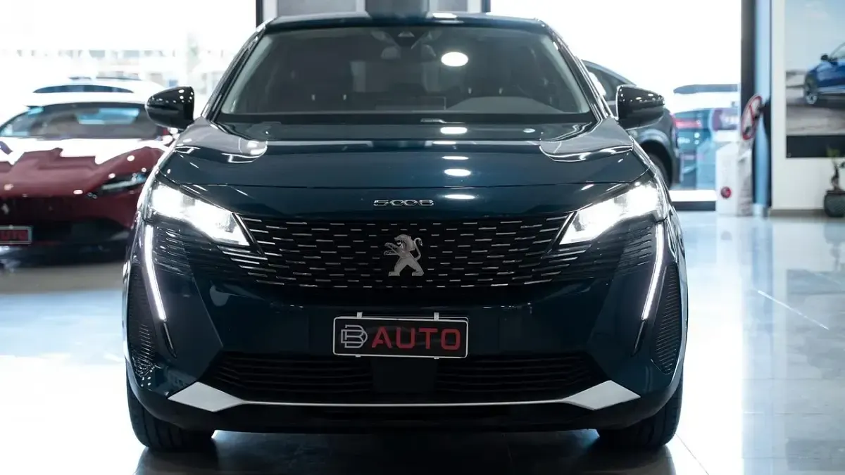 Usata Peugeot 5008 Allure 131 CV (96 kW) 2022 Blu SUV