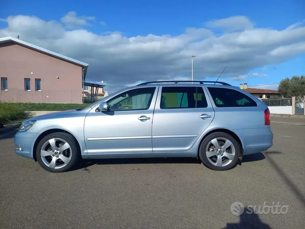 Usata Skoda Octavia 105 CV (77 kW) 2010 Bluazzurro Station wagon