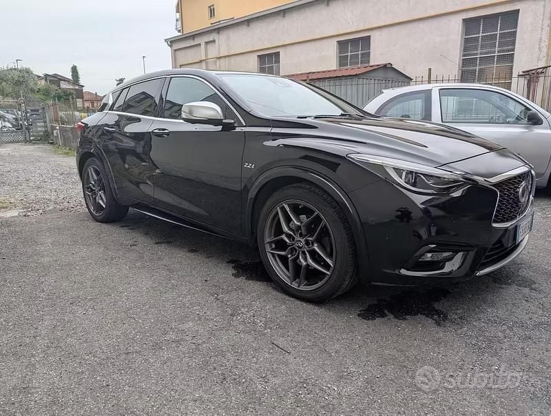 Usata Infiniti Q30 170 CV (125 kW) 2019 Nero Berlina