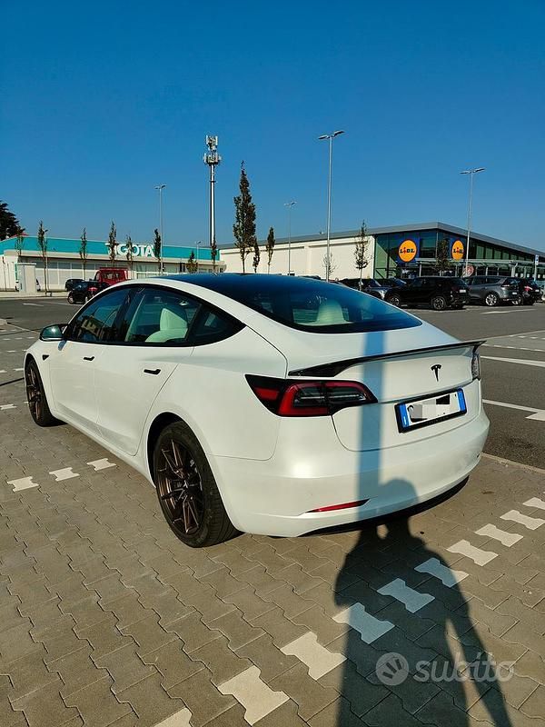 Usata Tesla Model 3 RWD 208 kW (283 CV) 2023 Bianco Berlina