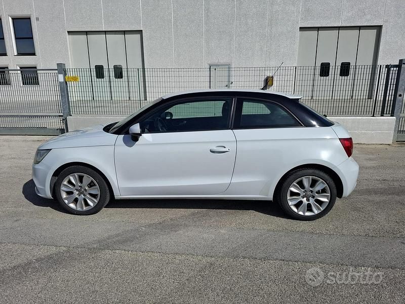 Usata Audi A1 Ambition 105 CV (77 kW) 2012 Bianco Utilitaria