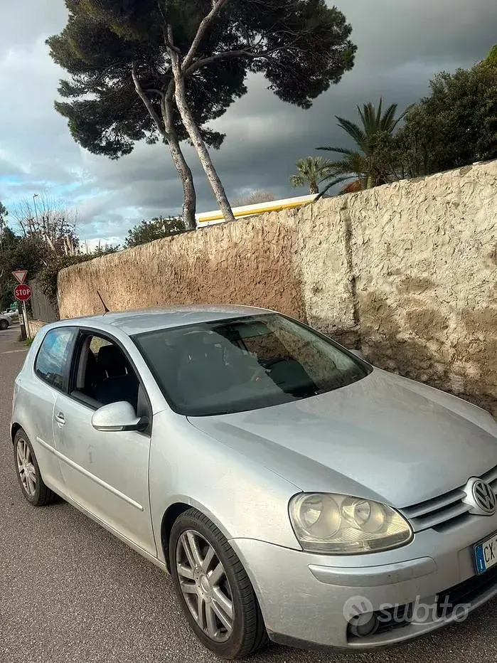 Usata VW Golf IV 140 CV (102 kW) 2005 Grigio Berlina