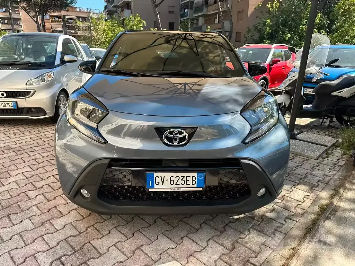 Usata Toyota Aygo X Trend 72 CV (52 kW) 2024 Blu SUV