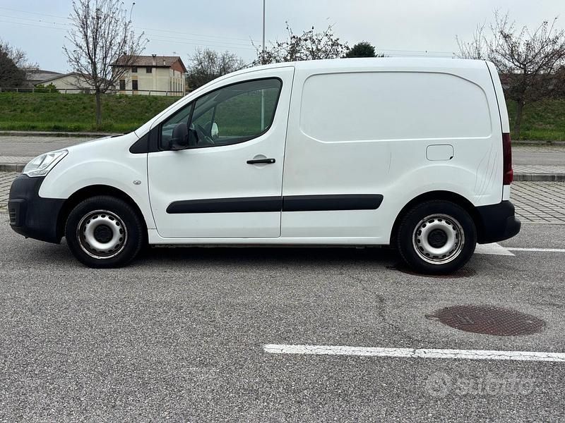 Usata Citroën Berlingo 99 CV (72 kW) 2016 Bianco Monovolume