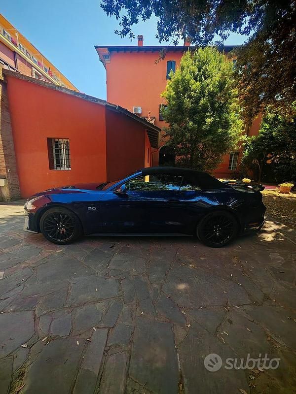 Usata Ford Mustang GT 450 CV (330 kW) 2020 Blu Cabrio